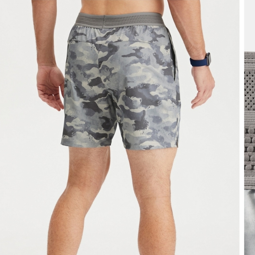 NWT Fabletics 9" Fundamental Short szS  BinAA
